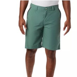 Columbia Washed Out Thyme Green Shorts Modern Classic Size 32 Ins 10” NWT